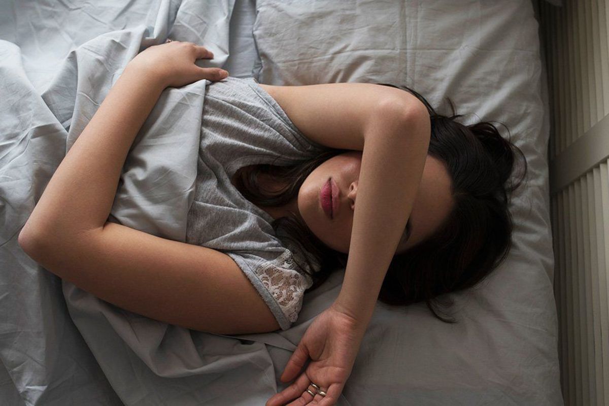 Why Am I Having Night Sweats: 7 Reasons You Might Be a Hot Sleeper